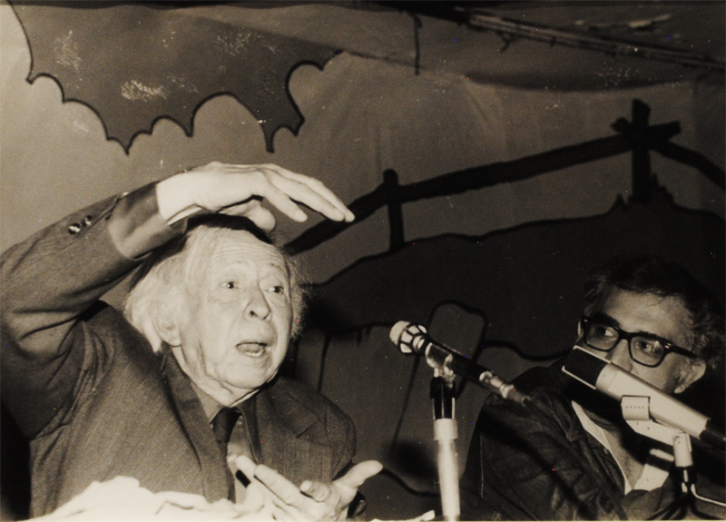 32. Juan de la Cabada y Carlos Monsiváis