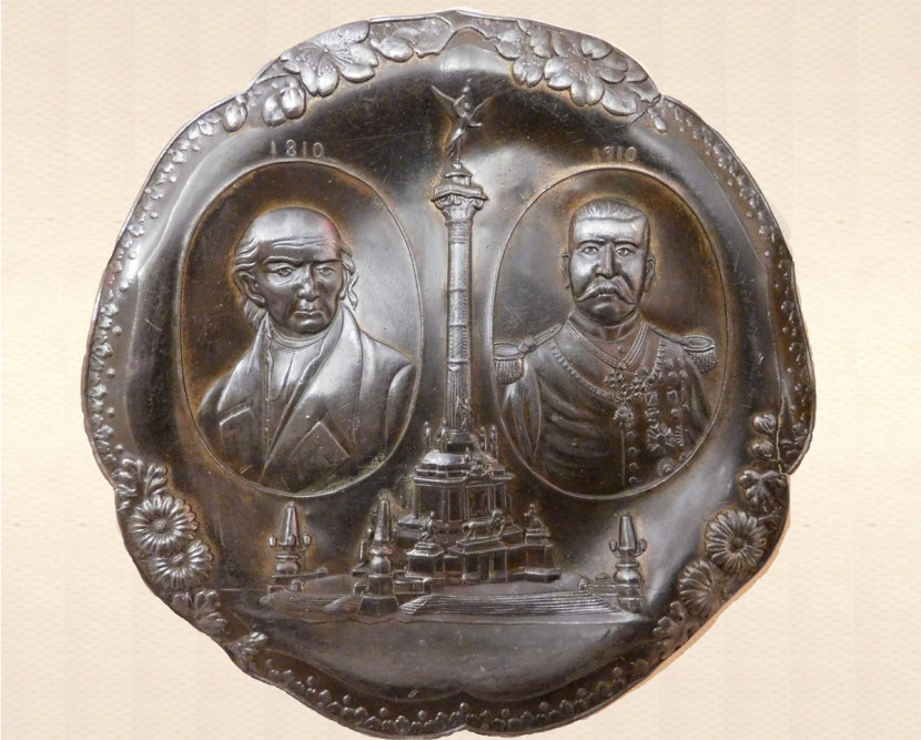 CeniceroConmemorativoDelCentenario