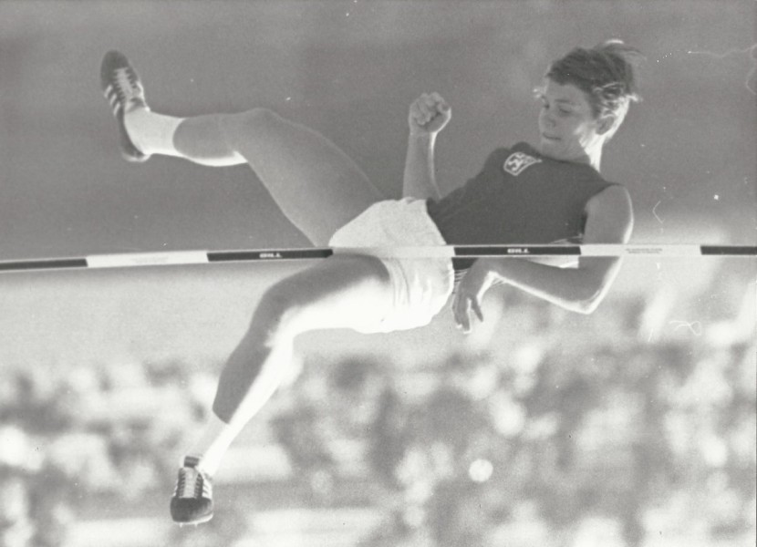 159 Miloslava Rezkova, salto de altura