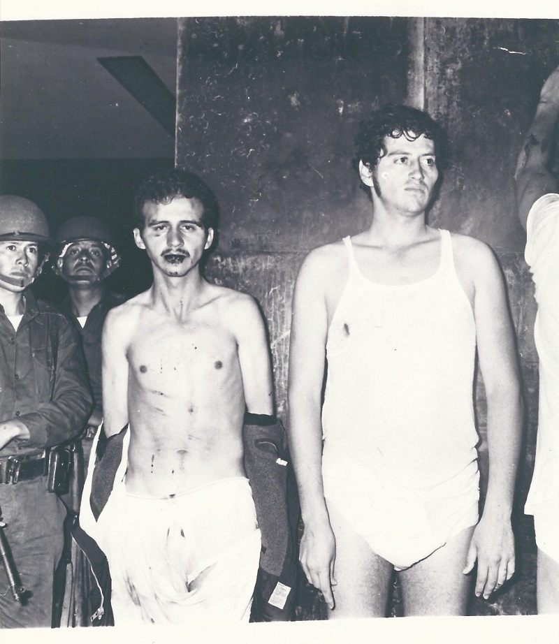 258 Par de estudiantes detenidos y golpeados