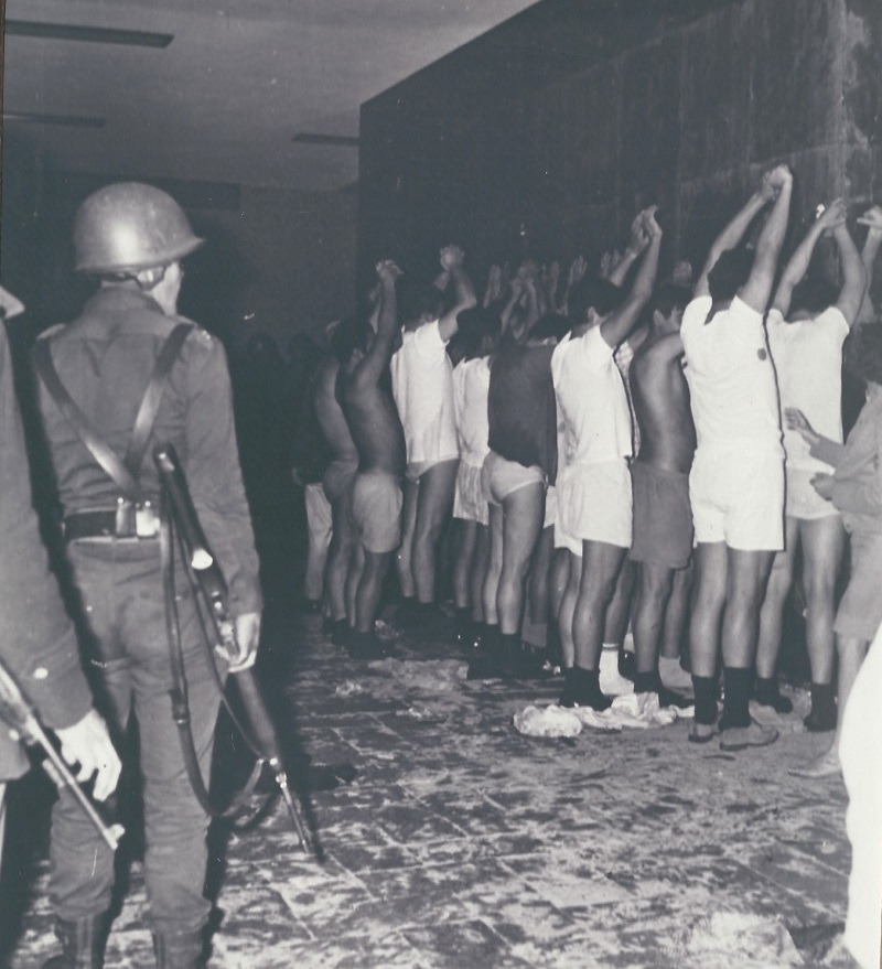 260 Detención vejación estudiantes y batallón Olimpia 2 oct 68