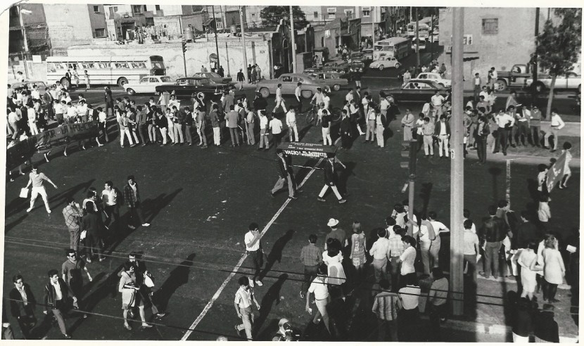 291 Vis manif estudiantil ataúd