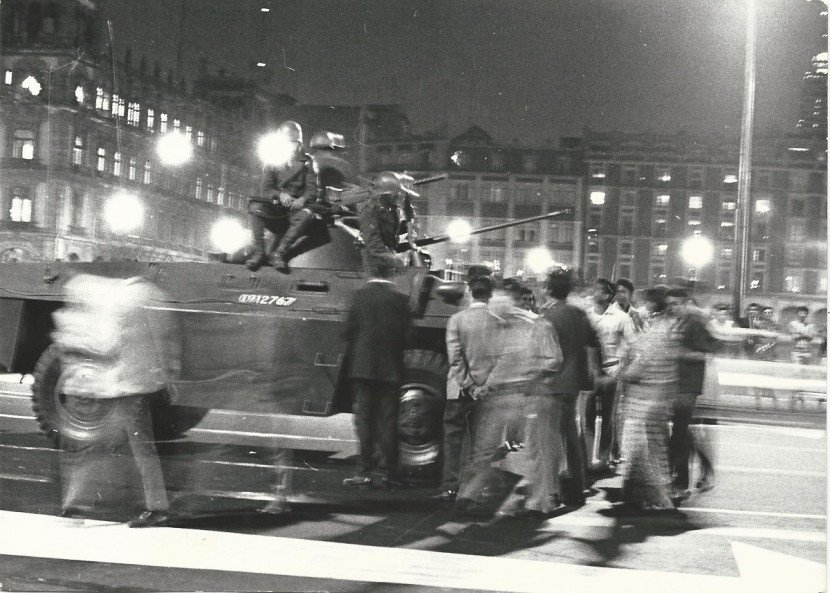 328 Tanque militar conjunto civiles zócalo 10 jun 71