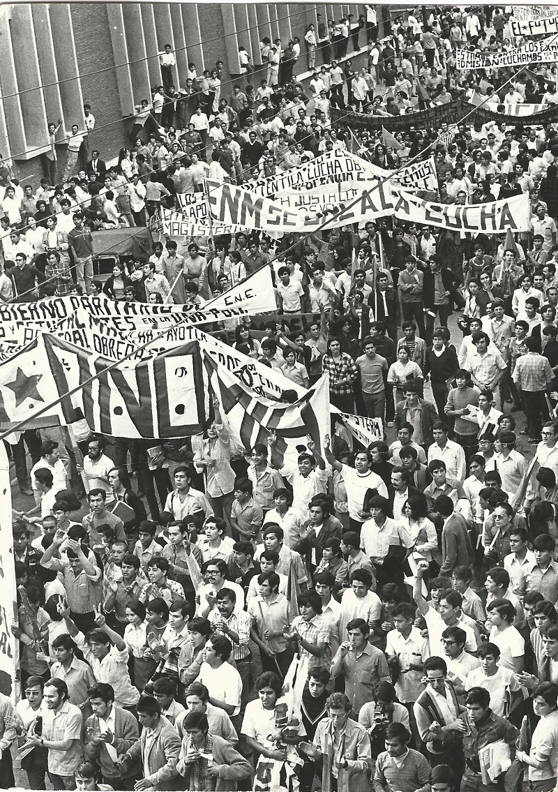 329 Vista aérea manif 10 jun 1971