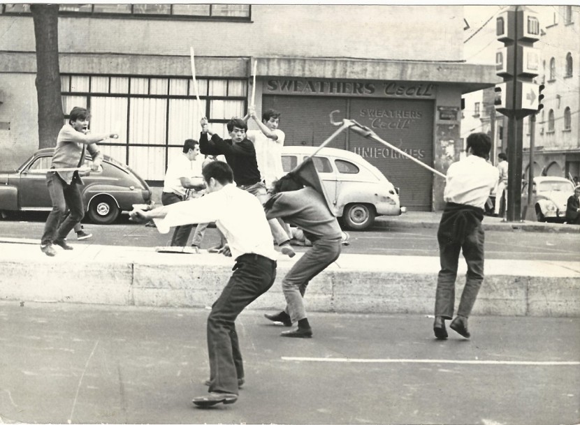 330 Enfrentamiento entre normalistas y halcones 10 jun 71